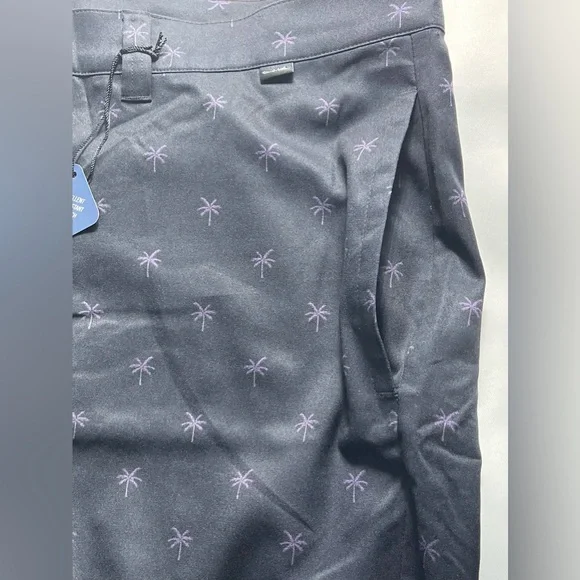 TravisMathew Men's Good Instincts Shorts Size: 42 NWT - Picture 15 of 16